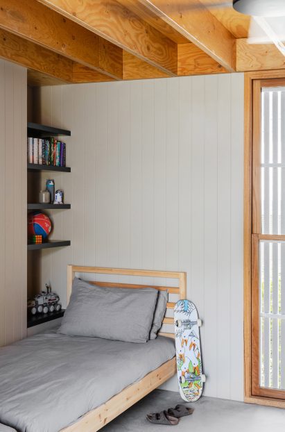 Wooden ceilings in the kids' bedroom