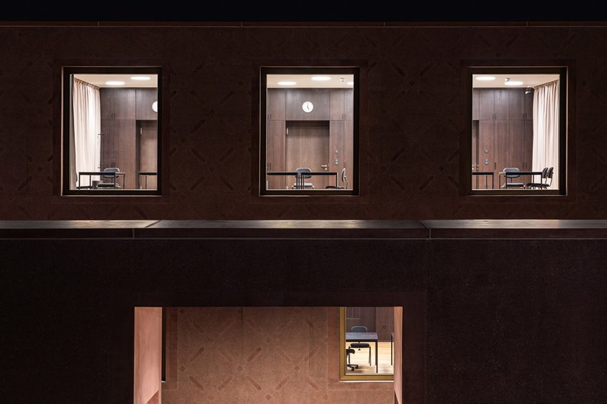 Carlana Mezzalira Pentimalli has completed a music school in Bressanone, Italy,
