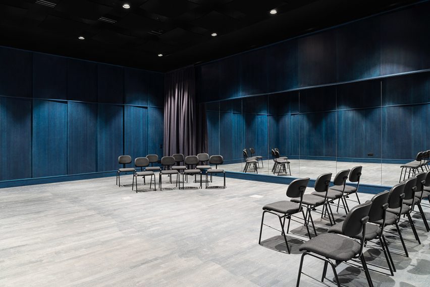 Carlana Mezzalira Pentimalli has completed a music school in Bressanone, Italy,