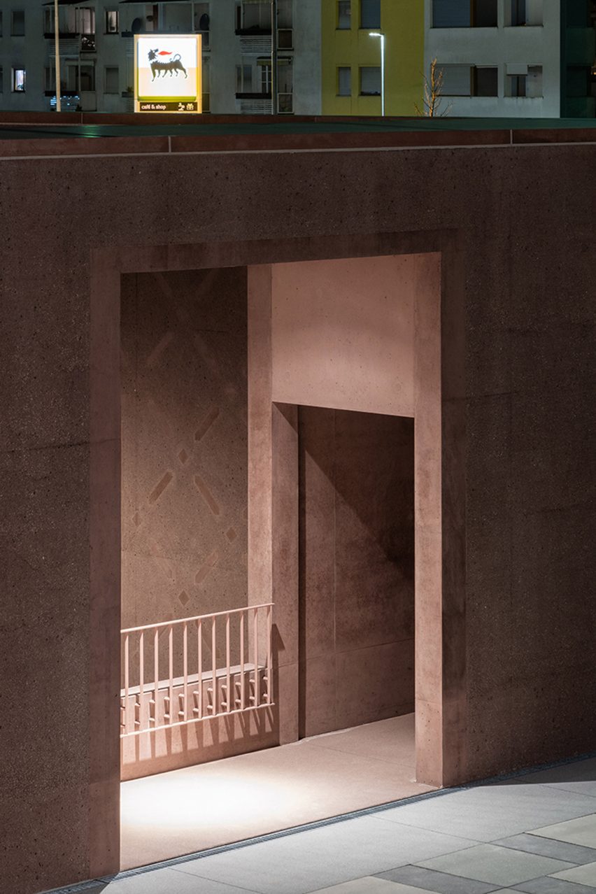 Carlana Mezzalira Pentimalli has completed a music school in Bressanone, Italy,
