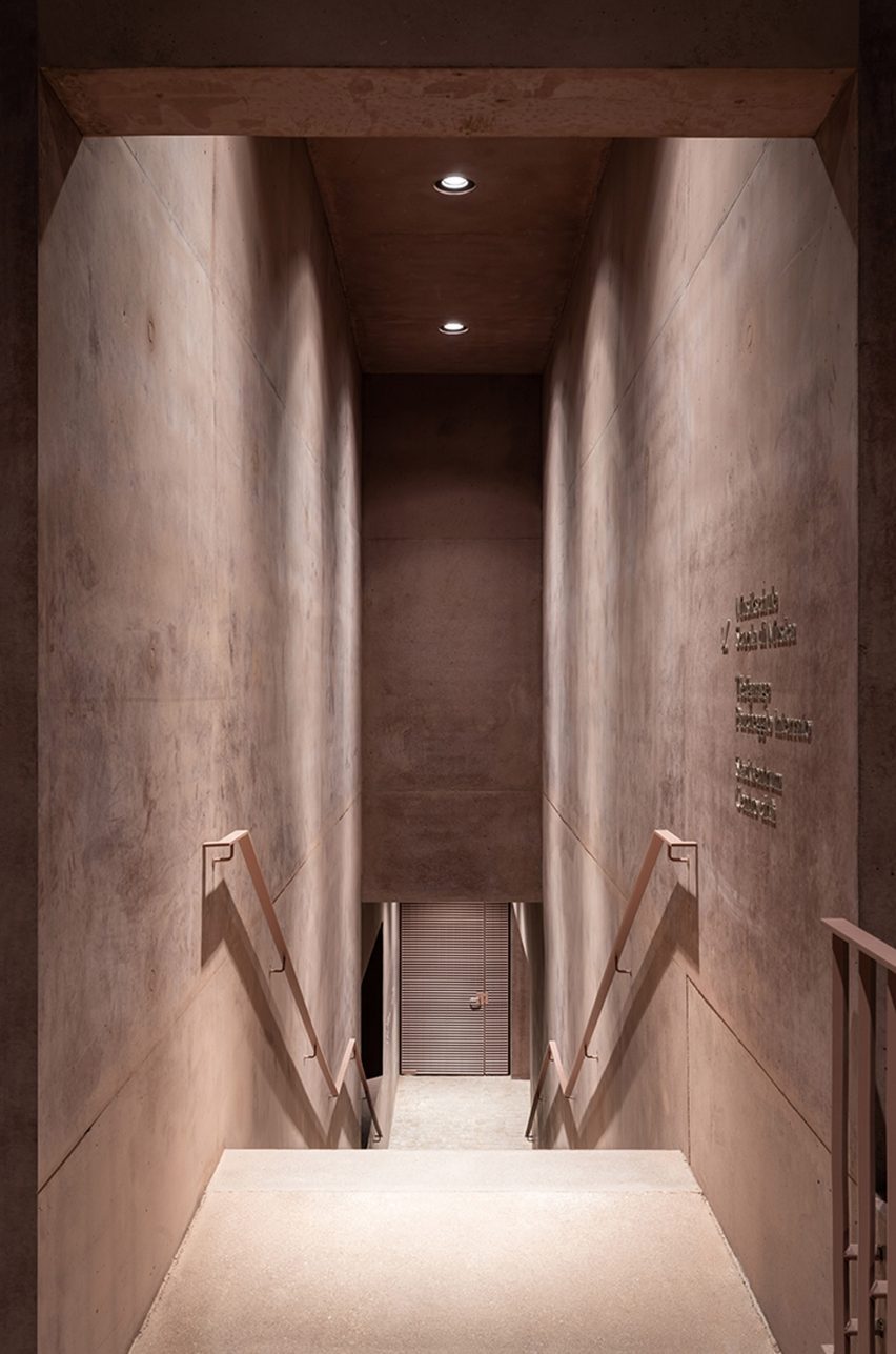 Carlana Mezzalira Pentimalli has completed a music school in Bressanone, Italy,