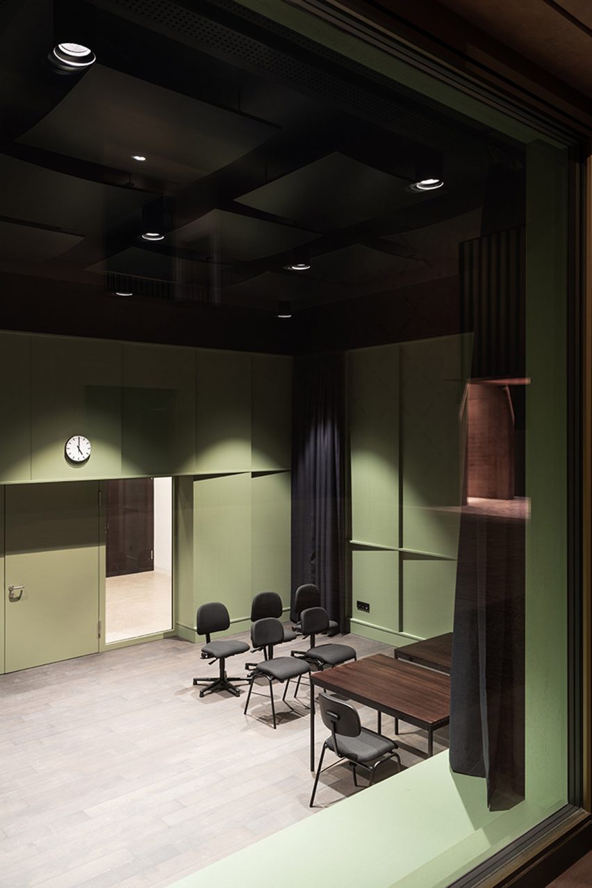 Carlana Mezzalira Pentimalli has completed a music school in Bressanone, Italy,