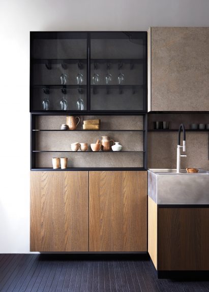 A photograph of Cesar's Dressup unit with tableware upon it