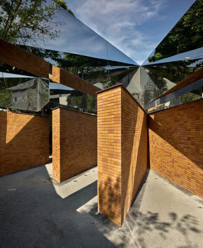 Brick and mirrored memorial by Studio Libeskind