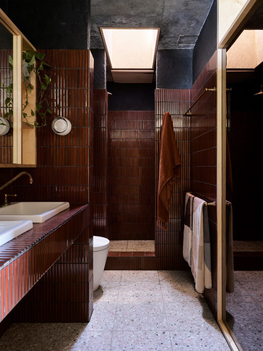 SRG House by Fox Johnston