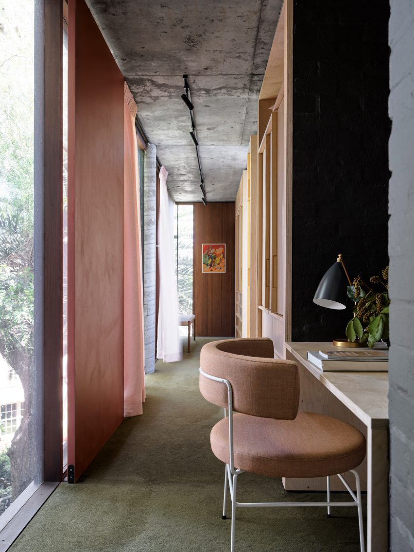 SRG House by Fox Johnston