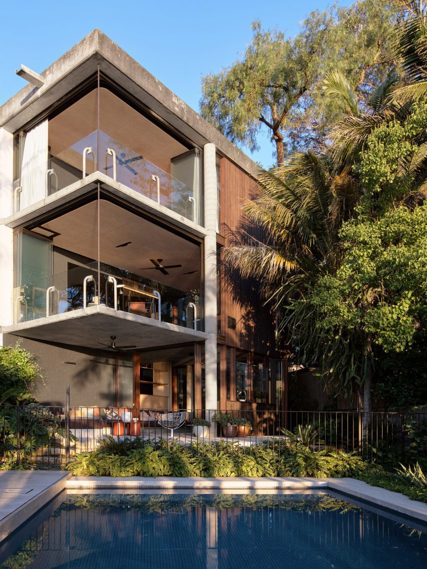 SRG House by Fox Johnston