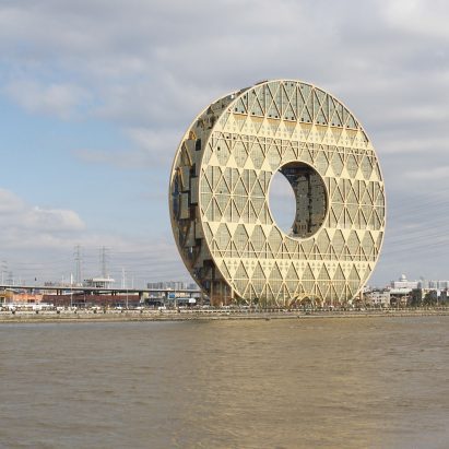 A doughnut-shaped skyscraper
