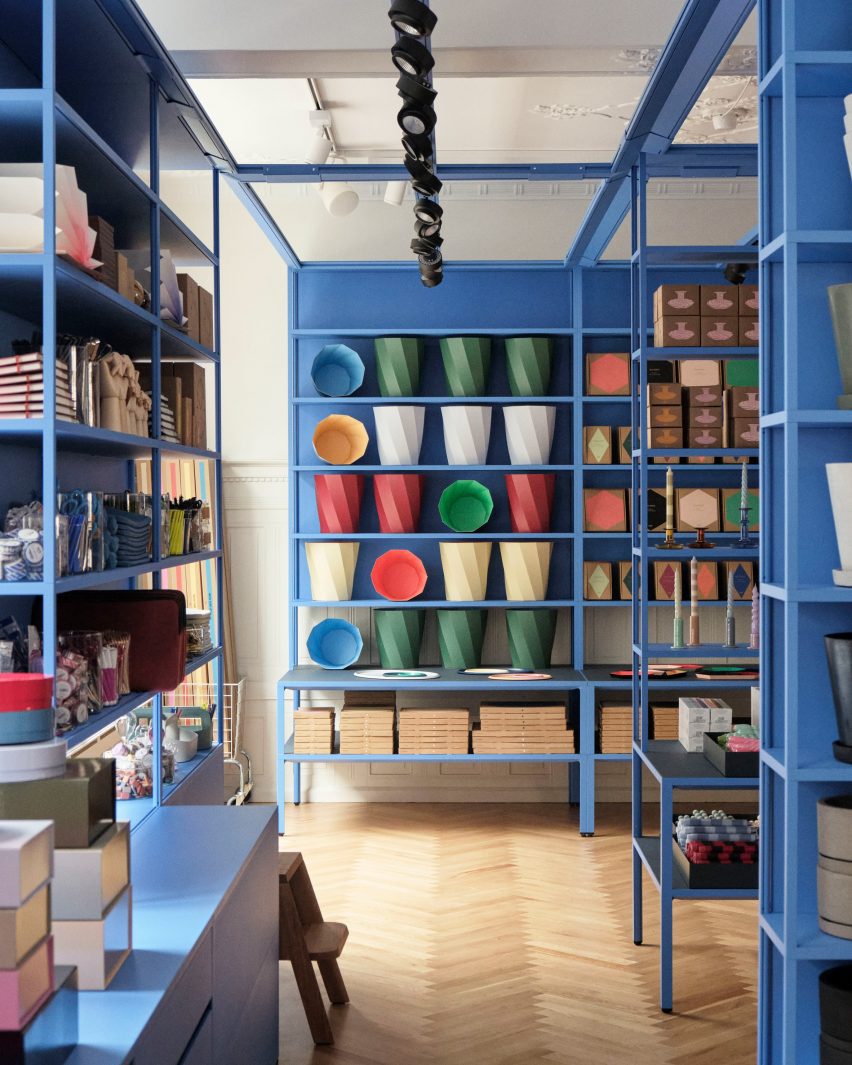 Stefan Dietz' shelving in Hay House