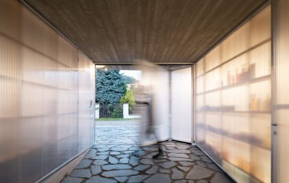 Polycarbonate walls