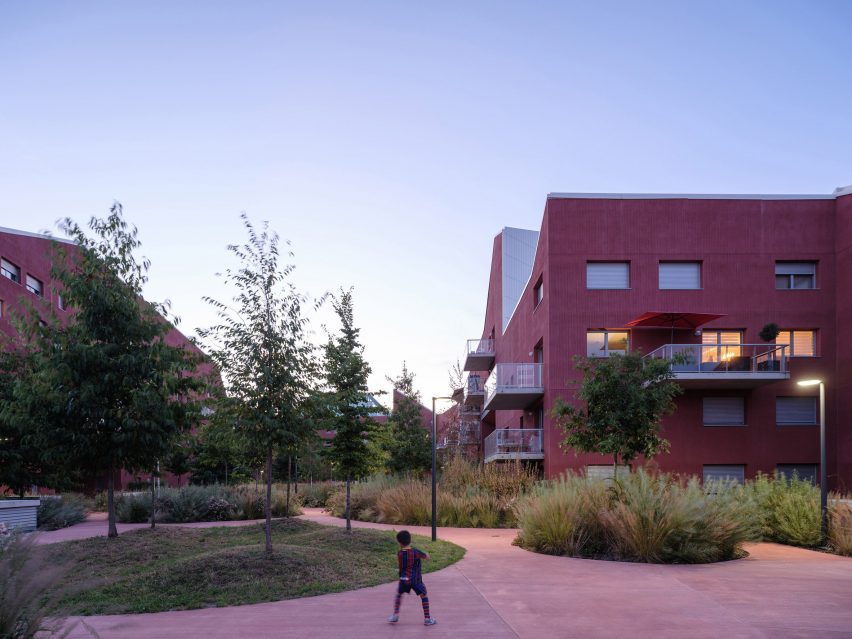 Courtyard at Ilot Queyries housing by MVRDV