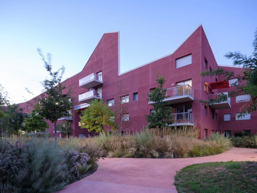 Courtyard at Ilot Queyries housing by MVRDV