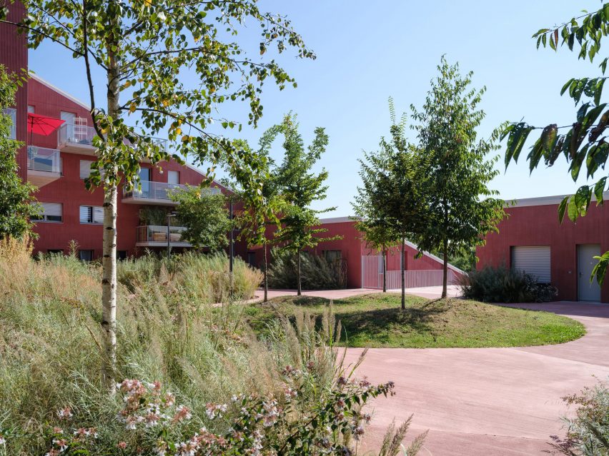 Courtyard at Ilot Queyries housing by MVRDV