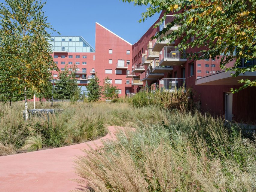 Courtyard at Ilot Queyries housing by MVRDV