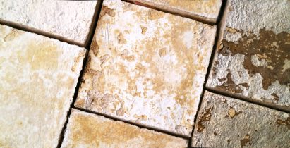 Panels of beige coloured mycelium insulation