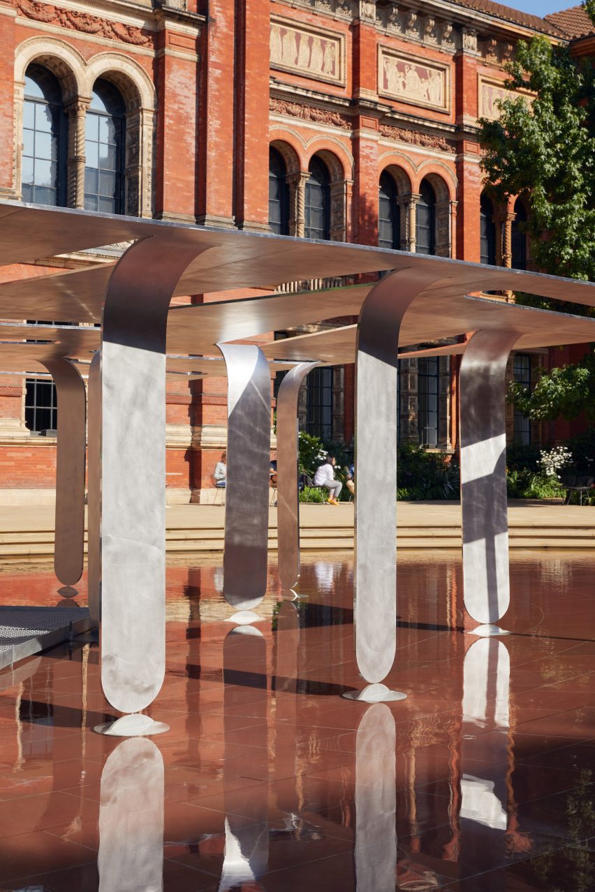 Between Forests and Skies pavilion by Nebbia Works at V&A for LDF