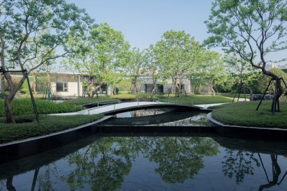 The Sunac Yunyang in Huanan is reminiscent of traditional chinese gardens
