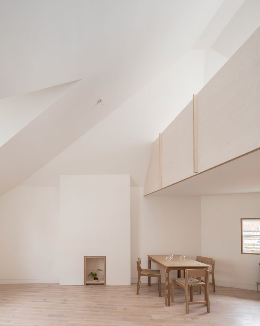 The Queen of Catford by Tsuruta Architects