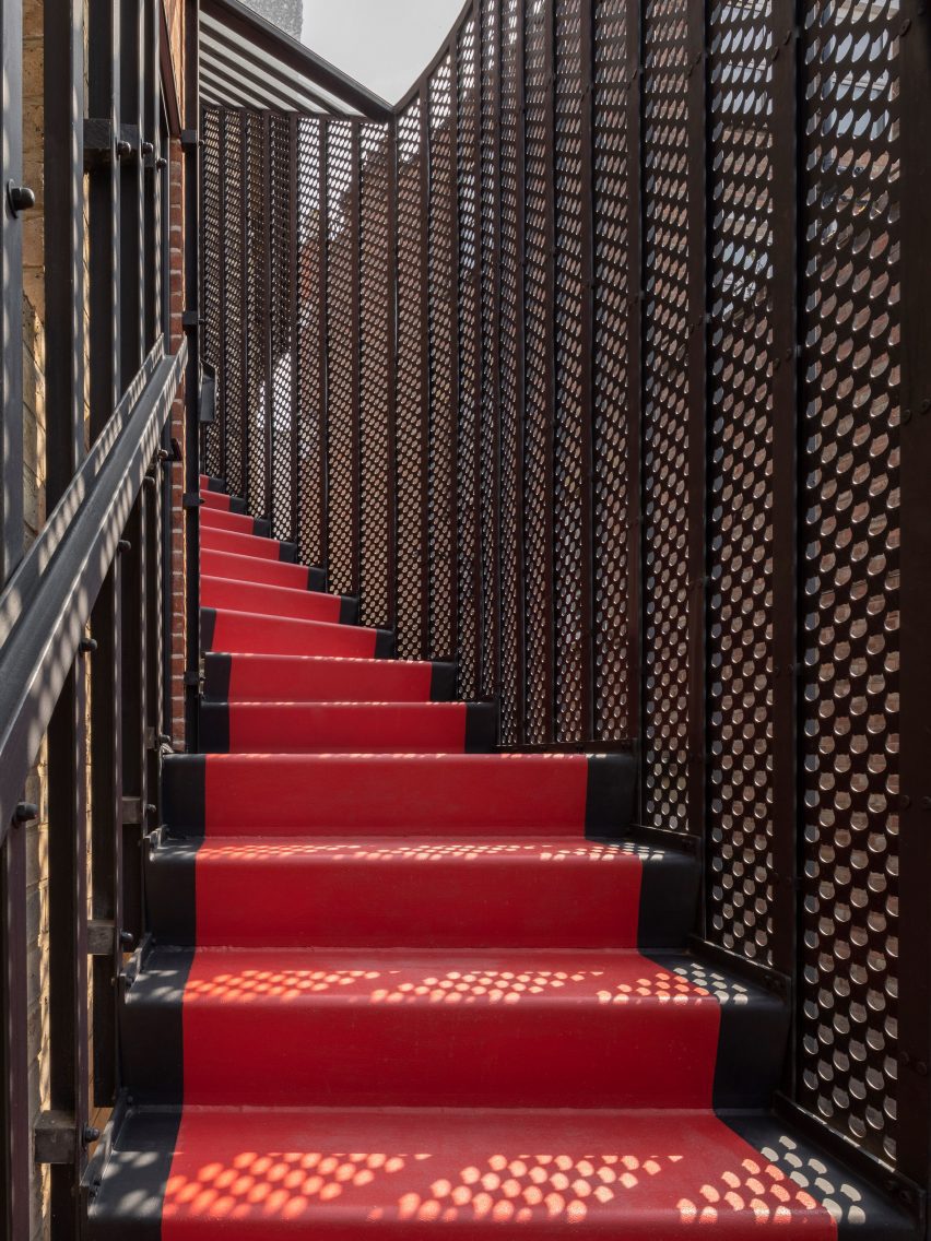 The Queen of Catford by Tsuruta Architects