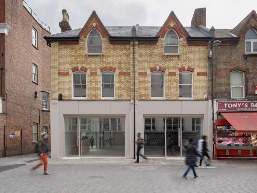The Queen of Catford by Tsuruta Architects