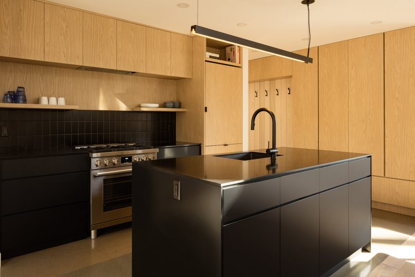 Chalet Pic Bois by Ravi Handa Architect