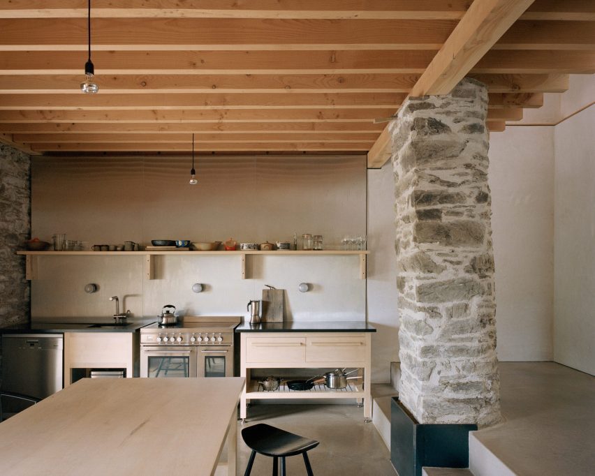 Redhill barn kitchen