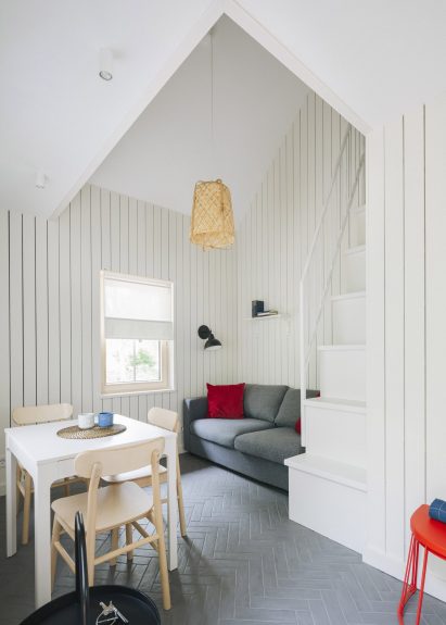 The interior of Jūra Spot was painted white