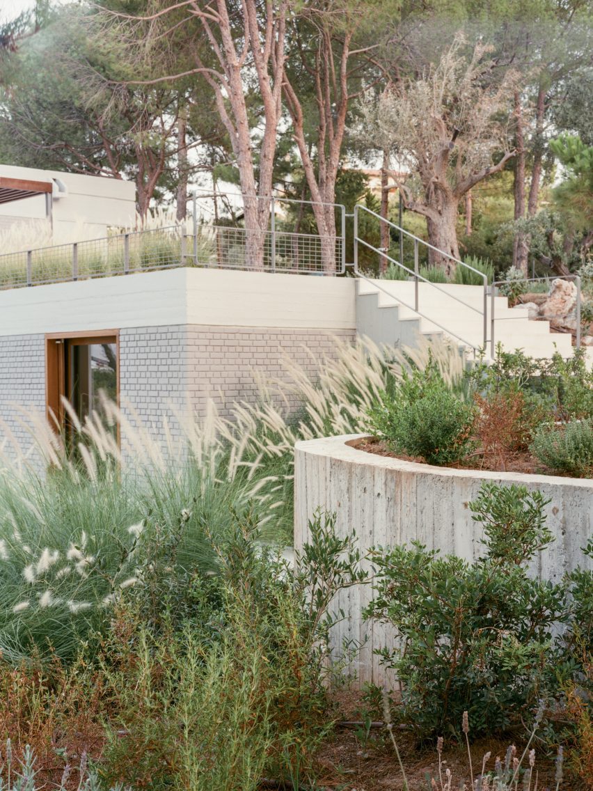 Greek villa by Neiheiser Argyros