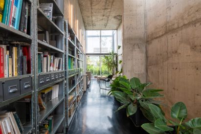The Tríptico Building is concrete