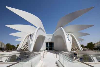 Metal roof opening up
