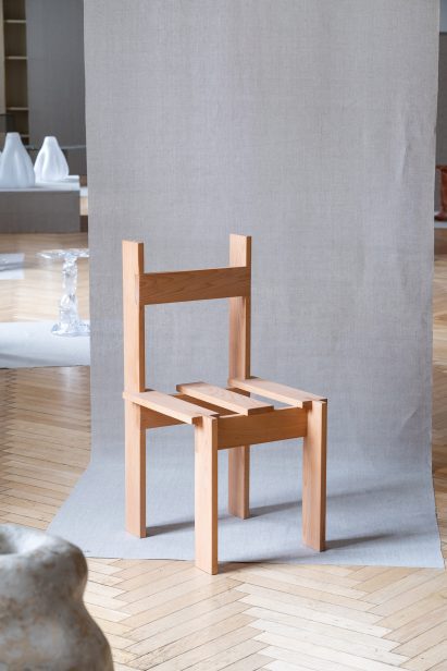 Lath Chair, Ukurant Perspectives