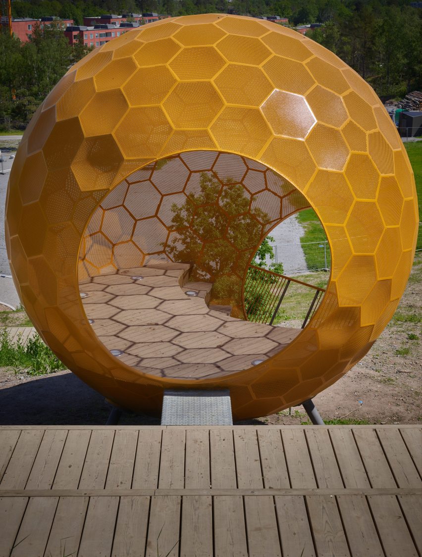 Vårbergstoppen Playground Sphere by AndrénFogelström