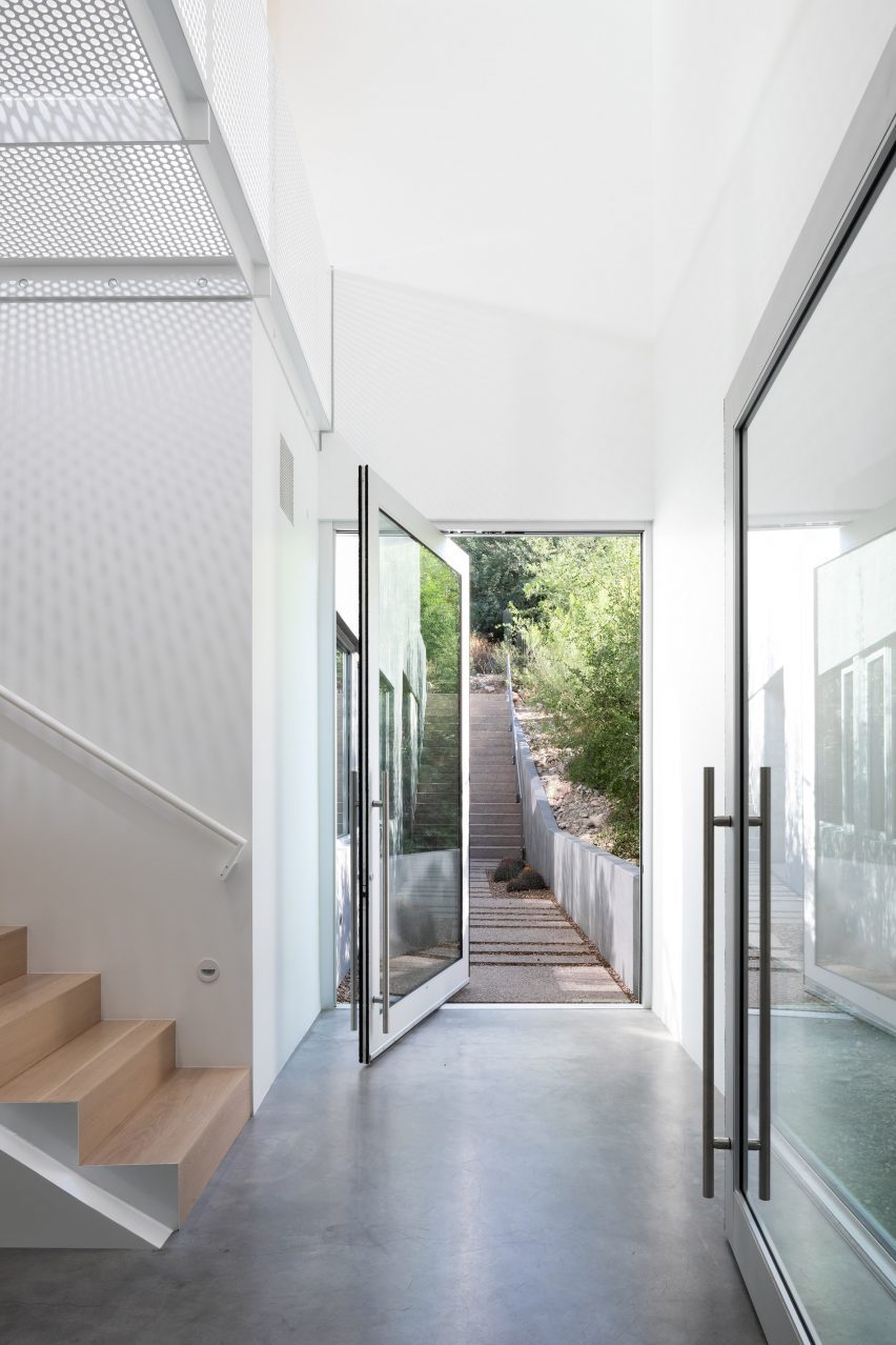 Ventana House by HK Associates