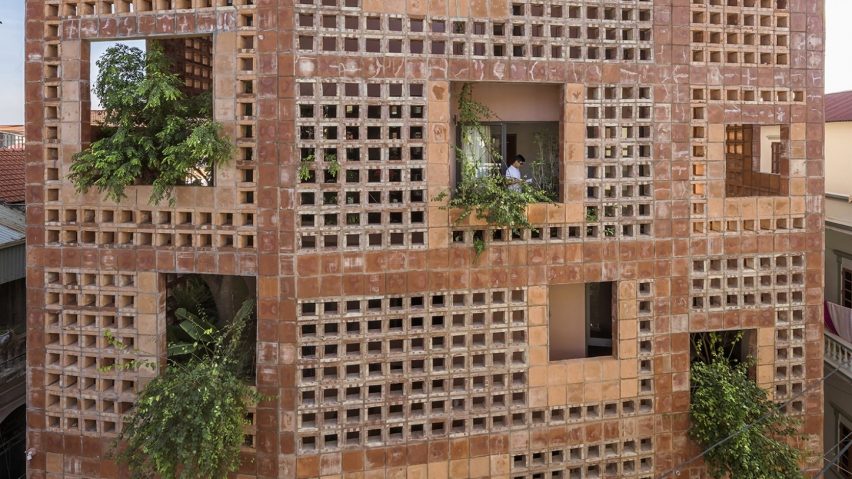 Bat Trang House by VTN Architects