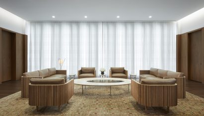 Neutral interiors by SOM