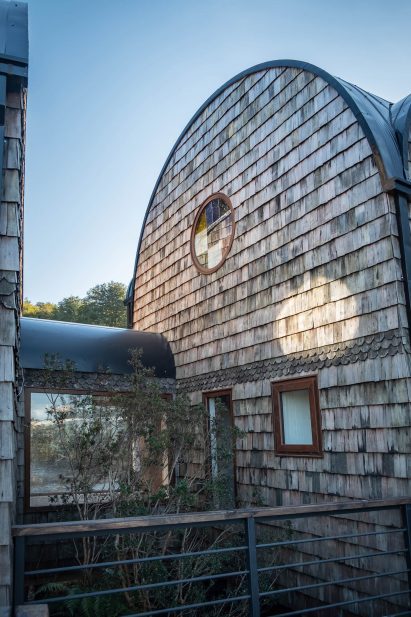 Casa Abovedada has three interconnected volumes