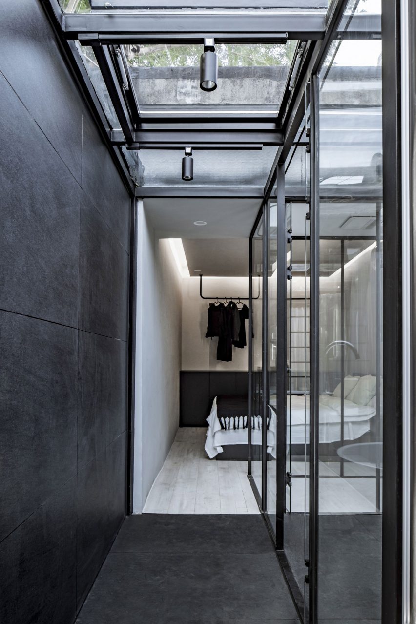 Mirror Yard by DAGA Architects