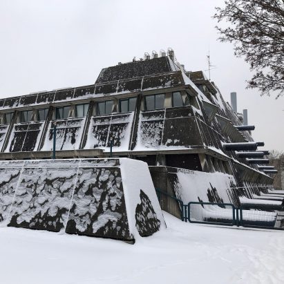 Mäusebunker building in snow