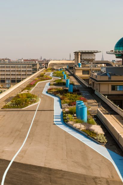 La Pista 500 on Lingotto building has blue painted elements across the roof