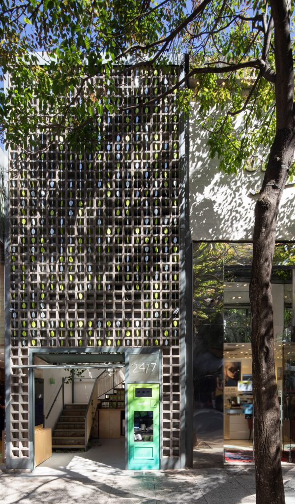 Teashop with kinetic facade