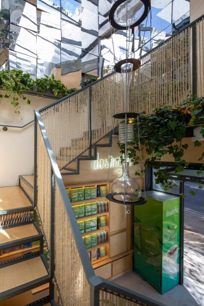 Rope staircase railings