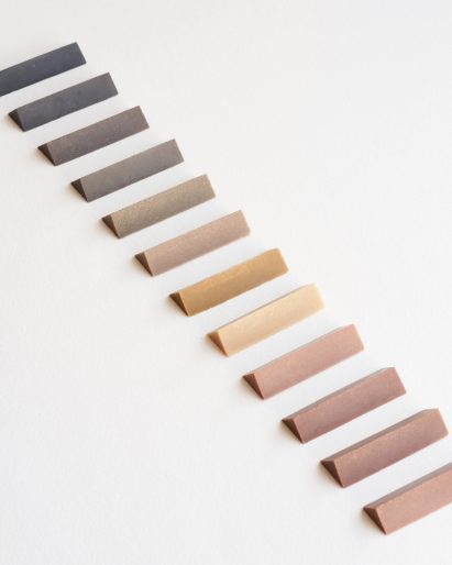 Triangular-shaped crayon set