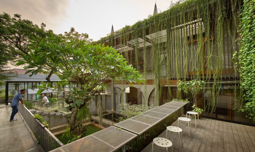 Plants surrounding Guha project