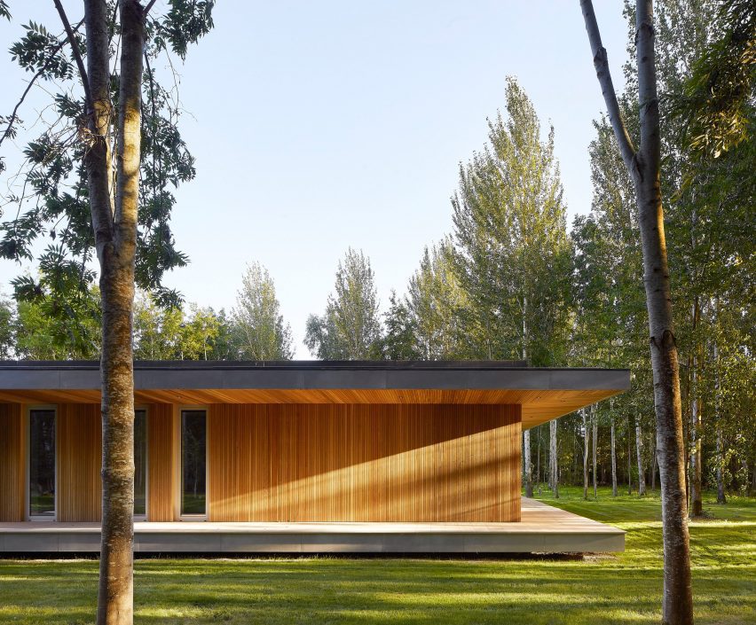 Side view of House in The Lakes by Yoo, by Broadway Malyan