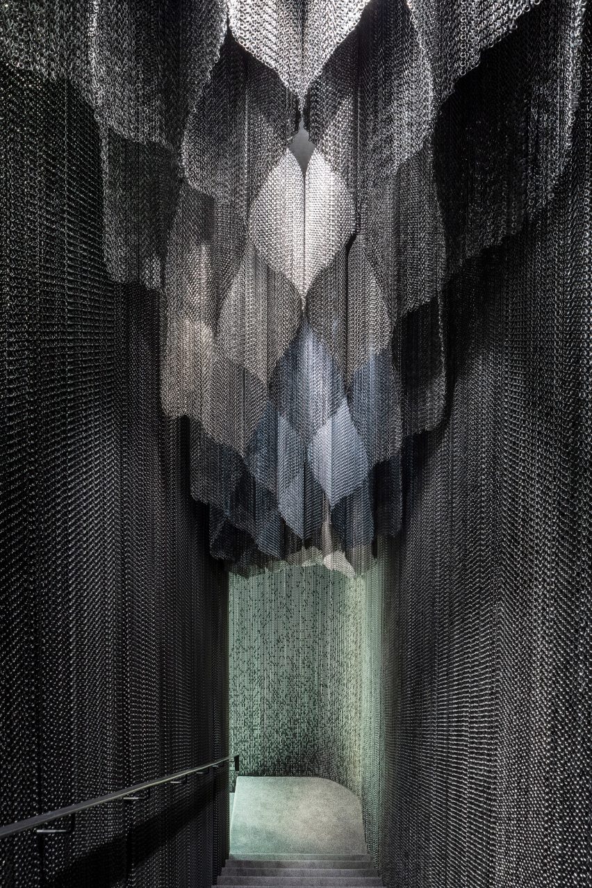 Kengo Kuma installation in Gaudi's Casa Batlló with Kriskadecor chains