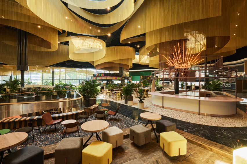 Westfield Mall of the Netherlands by MVSA Architects with Kriskadecor chains