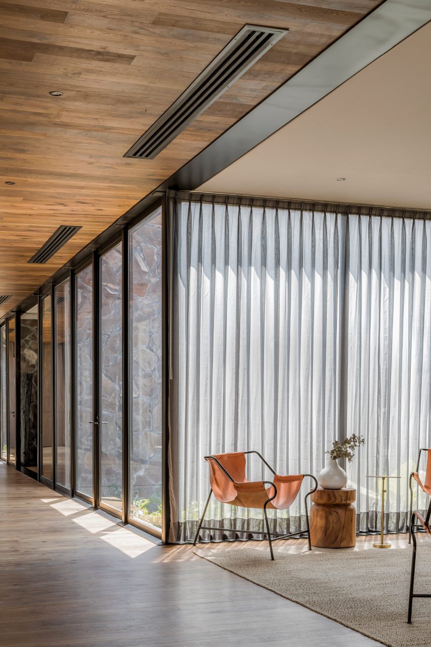 Office Casa Leyros by 1540 Arquitectura