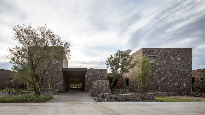 Office Casa Leyros by 1540 Arquitectura
