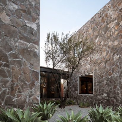 Office Casa Leyros by 1540 Arquitectura