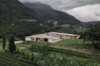 Kastelaz Hof has views across the mountainous landscape